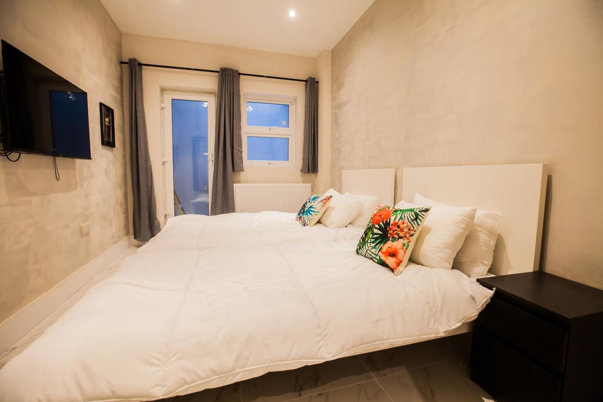 Luxury Fulham 3 Bedroom Garden House ลอนดอน ภายนอก รูปภาพ